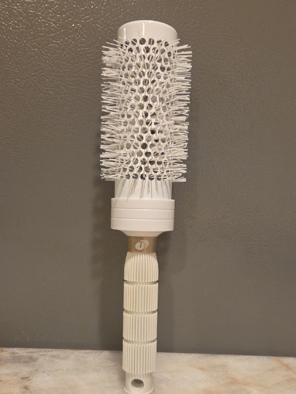 LAST DAY T3 White and Gold Round Vent Brush